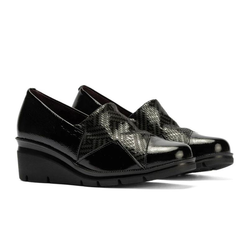 Zapato Pitillos mujer de charol negro con cuña y ancho especial