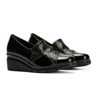 Zapato Pitillos mujer de charol negro con cuña y ancho especial