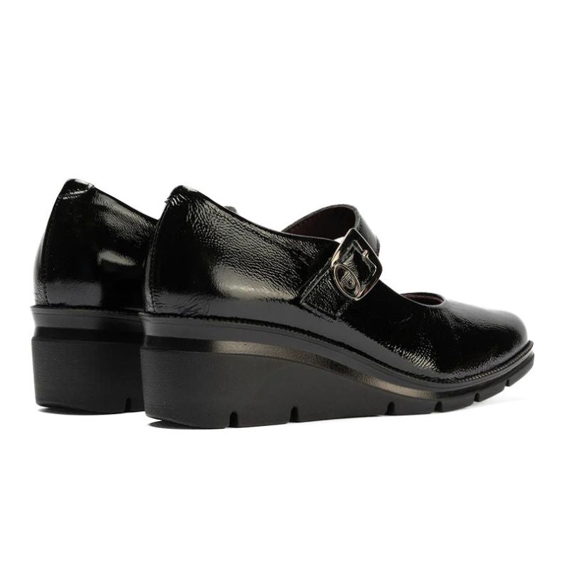 Zapato mercedes Pitillos mujer de charol negro con velcro y cuña