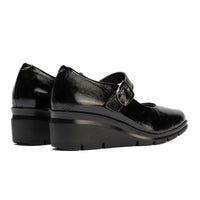 Zapato mercedes Pitillos mujer de charol negro con velcro y cuña