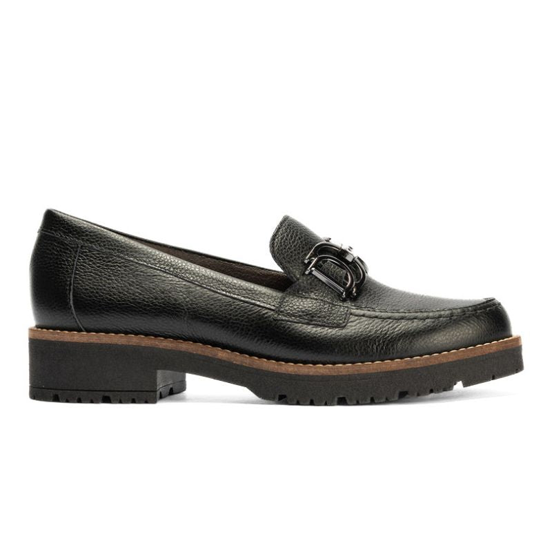 Mocasín Pitillos mujer de piel negro con adorno metálico