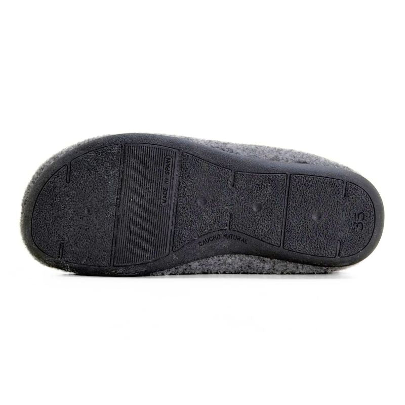 Zapatilla de casa cerrada Cabrera 3030 gris "La Reina de la Casa"