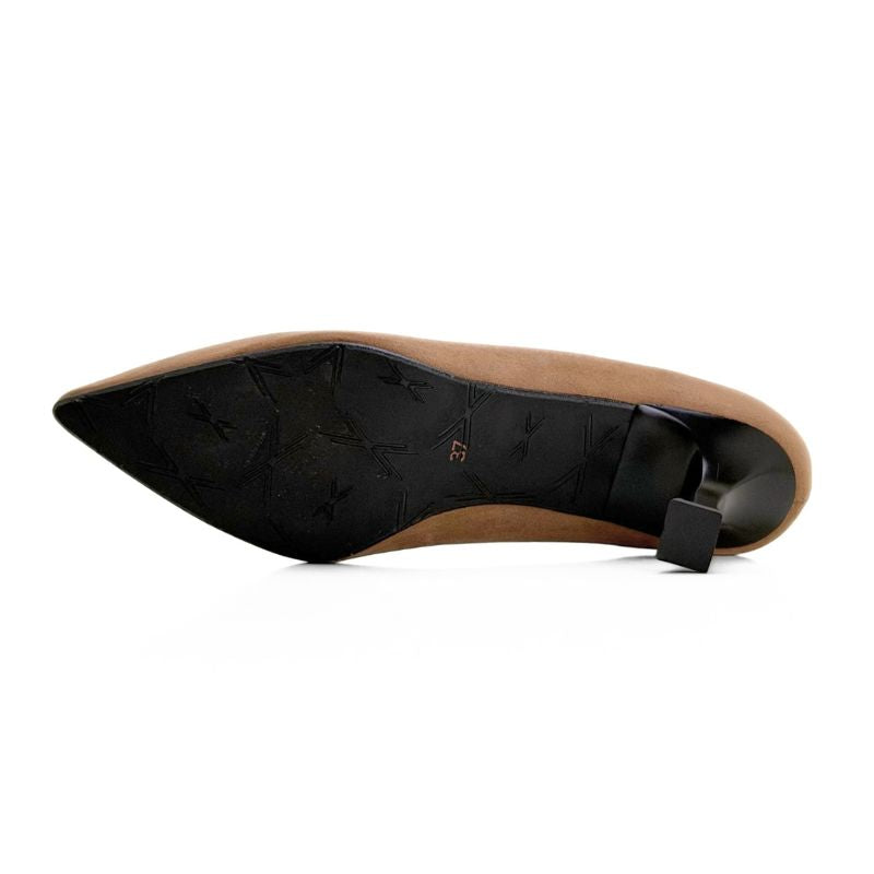 Zapato de salón Daniela Vega 2333S taupe con tacón fino
