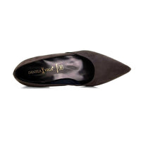 Zapato de salón Daniela Vega marrón oscuro con tacón ancho
