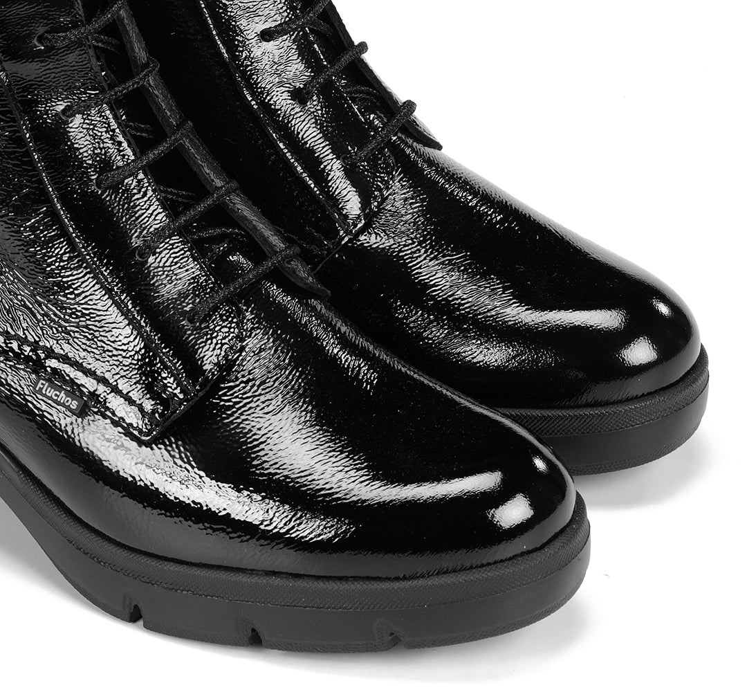 Fluchos F2107 Botín Fugaz de mujer de tacón medio en charol negro