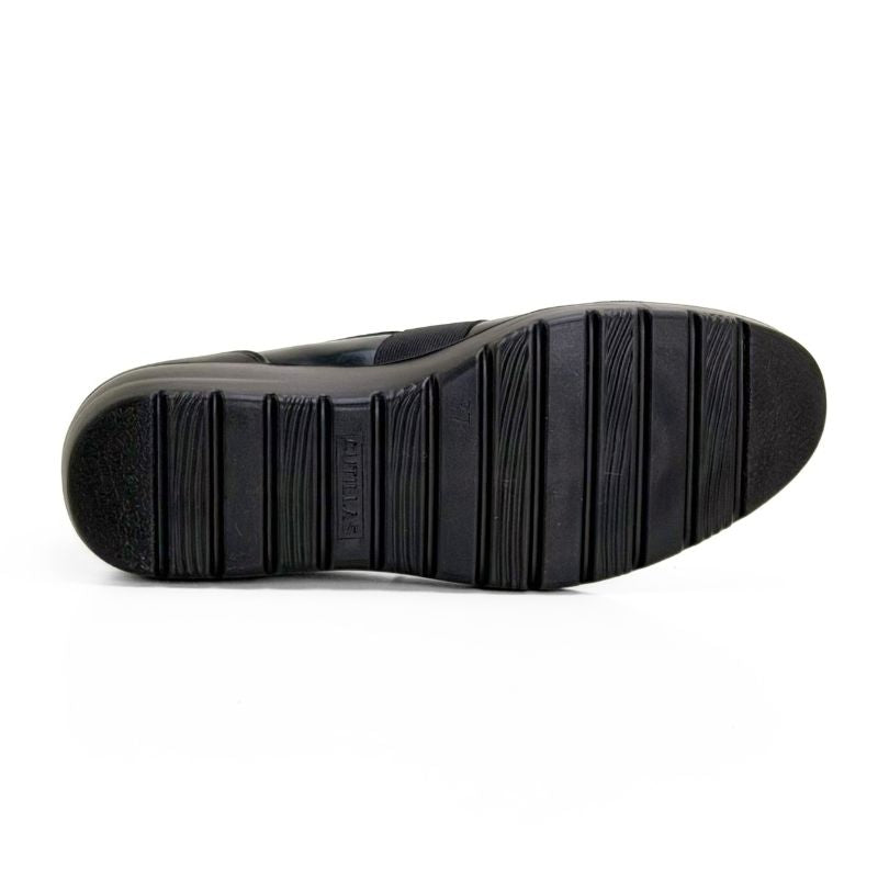 Mocasín Doctor Cutillas 45410 negro con cuña media para mujer
