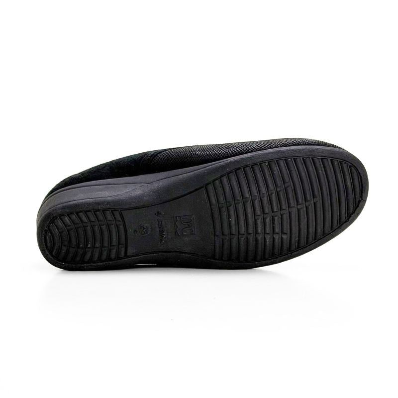 Zapatilla Doctor Cutillas 755 negra con cuña baja y velcro