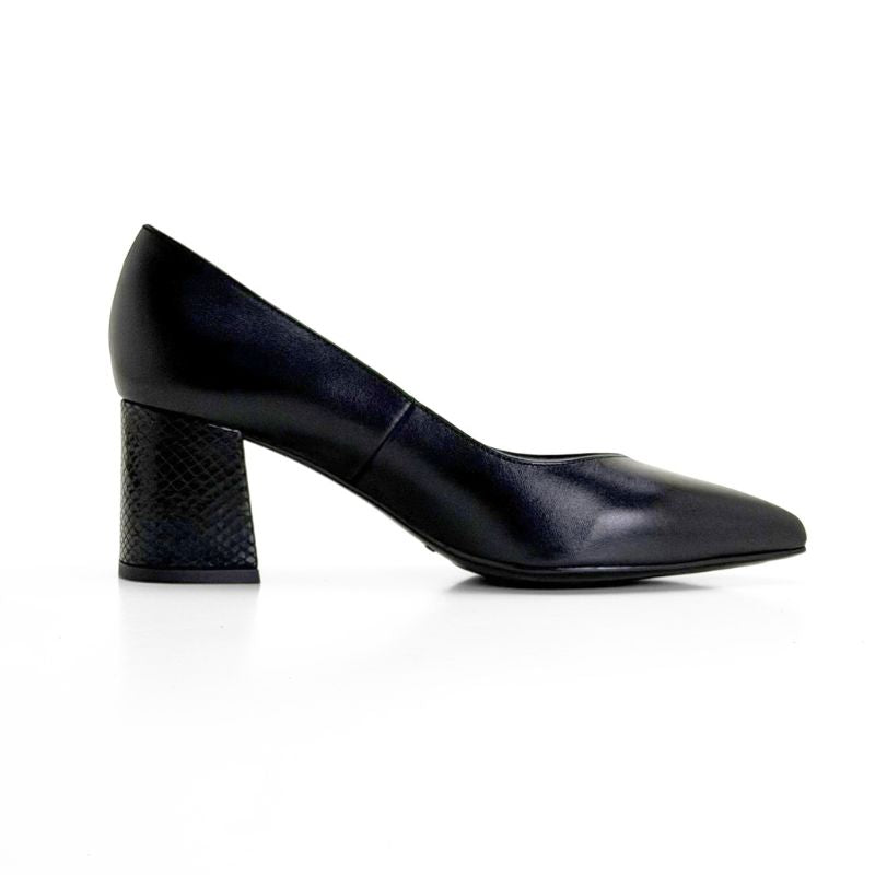 Zapato de salón Patricia Miller 5136 de piel negro con tacón ancho