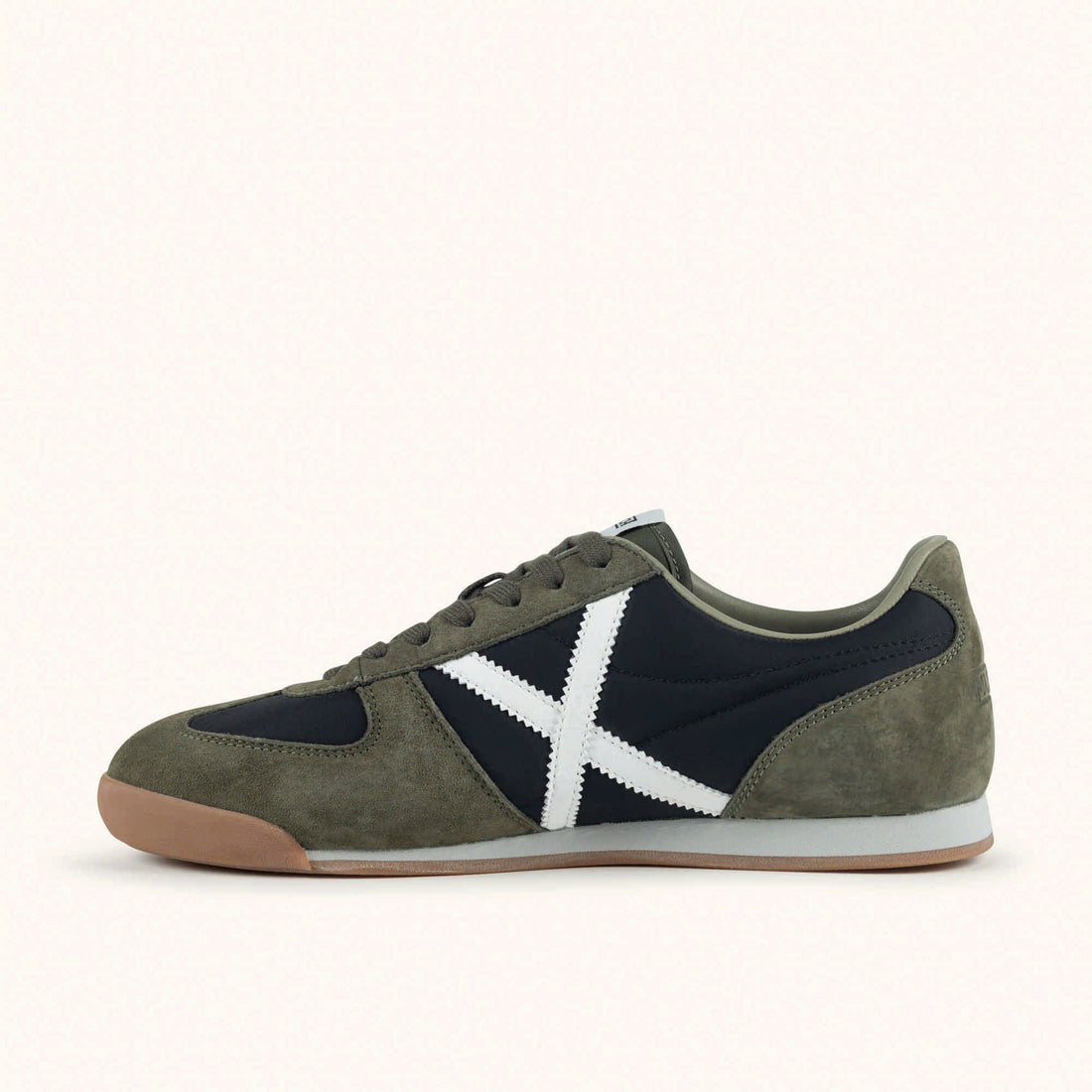 Munich Stereo 07 Deportiva urbana negro kaki