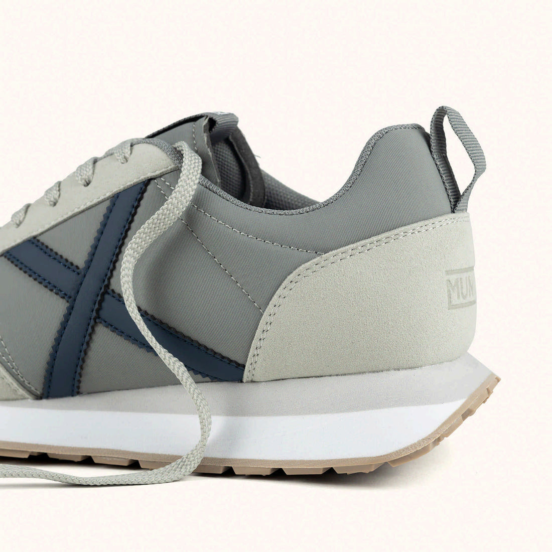 Munich Rush 12 Deportivo retro gris