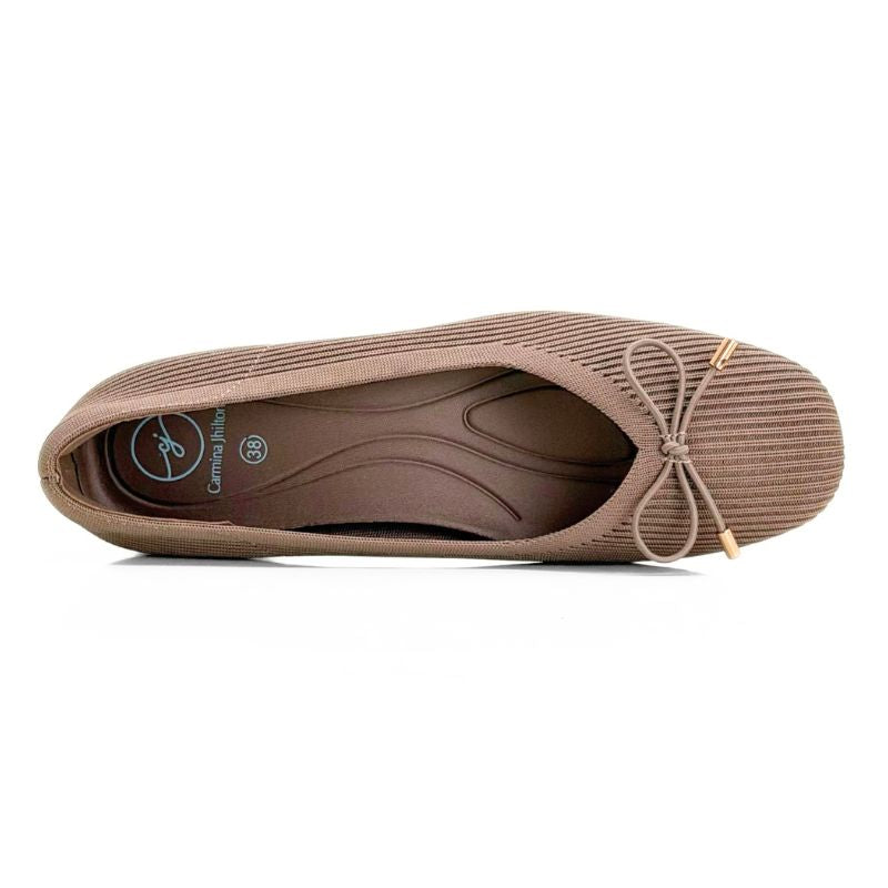 Bailarina Carmina JHilton beige con tacón y lazo